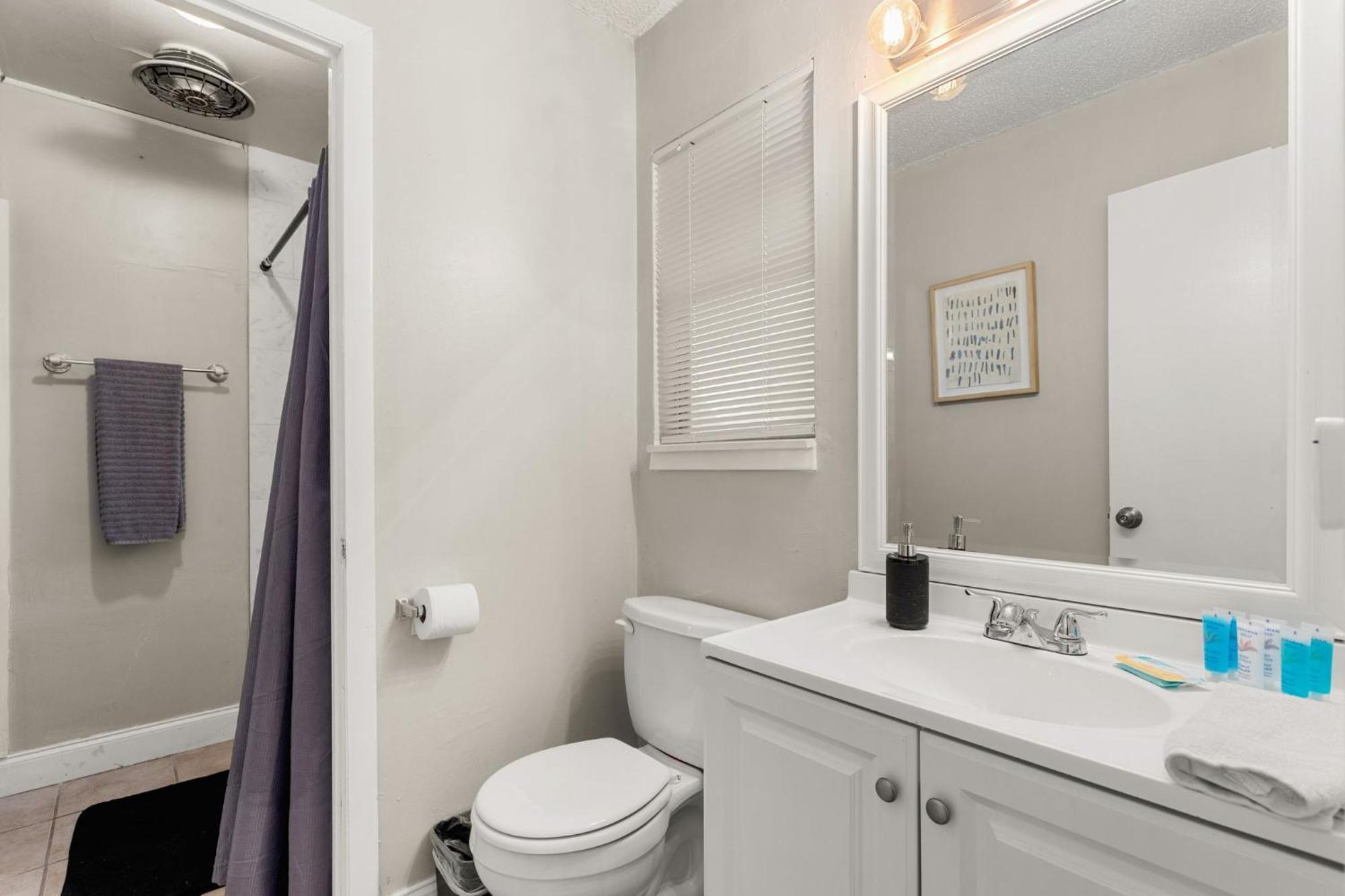 Cozy 3 Bedroom With Hot Tub 2 Min Away From Lackland Сан Антонио Екстериор снимка